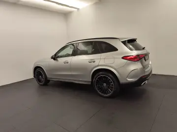 MERCEDES-BENZ GLC 300e 4M AMG Premium AHK Night 20