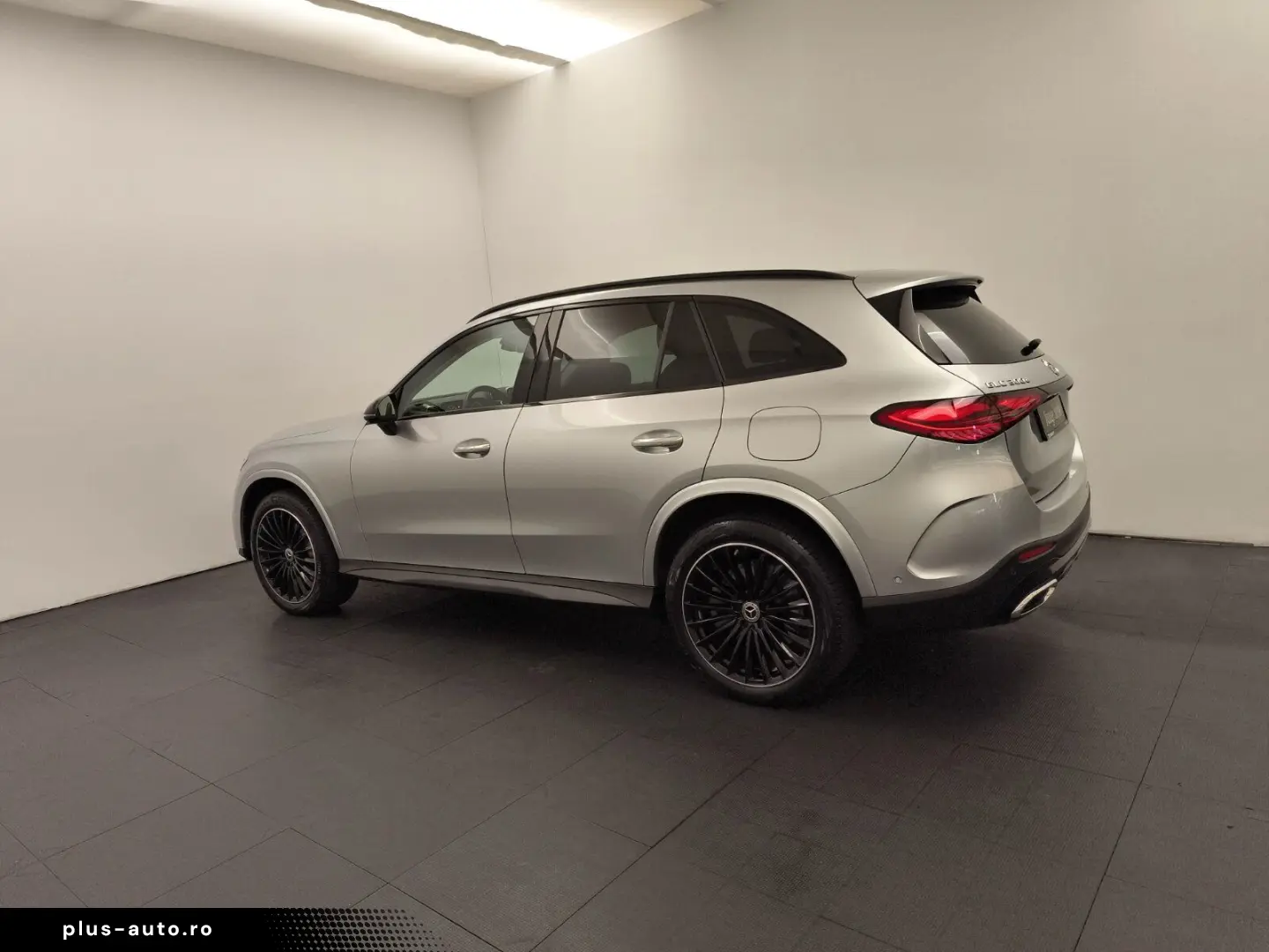 MERCEDES-BENZ GLC 300e 4M AMG Premium AHK Night 20