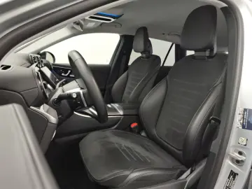 MERCEDES-BENZ GLC 300e 4M AMG Premium AHK Night 20