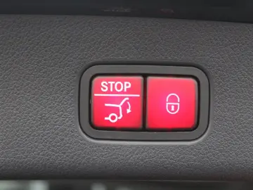 MERCEDES-BENZ GLC 300 e 4M AMG  AHK 360 KAMERA