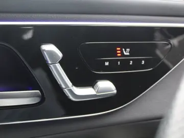 MERCEDES-BENZ GLC 300 e 4M AMG  AHK 360 KAMERA