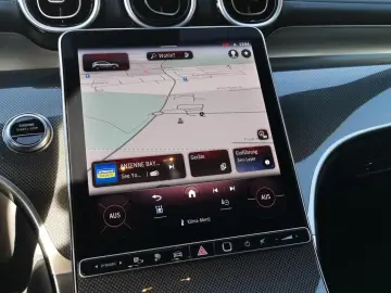 MERCEDES-BENZ GLC 300 e 4M AMG AHK Burmester LED SHZ