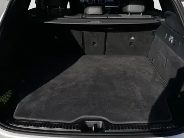 MERCEDES-BENZ GLC 300 e 4M AMG AHK Burmester LED SHZ