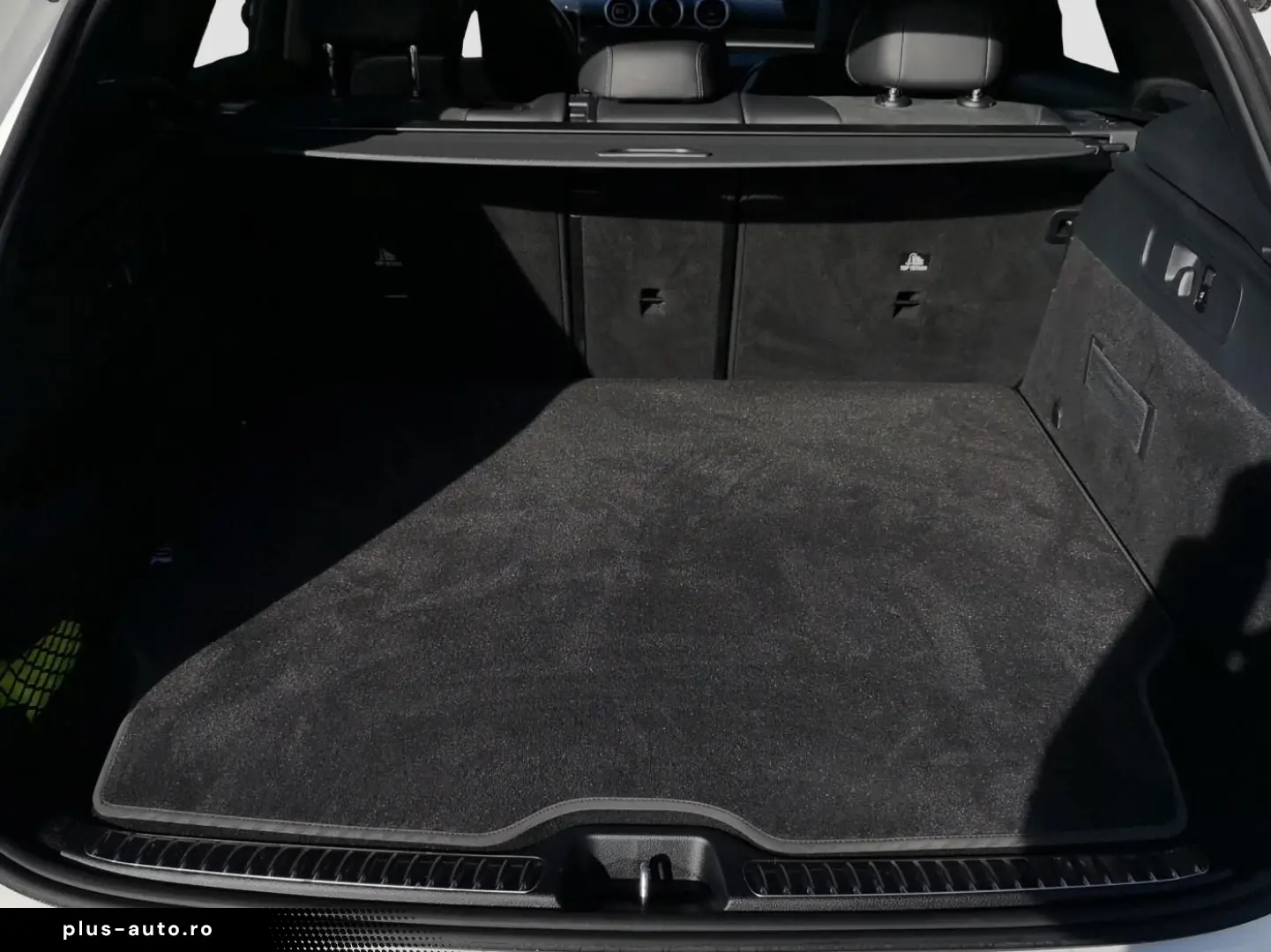 MERCEDES-BENZ GLC 300 e 4M AMG AHK Burmester LED SHZ