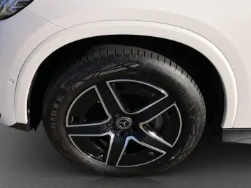 MERCEDES-BENZ GLC 300 e 4M AMG AHK Burmester LED SHZ