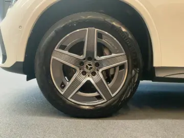 MERCEDES-BENZ GLC 300 e 4M AMG Line DigiLight KeyGo 360