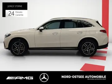 MERCEDES-BENZ GLC 300 e 4M AMG MBUX TEMPOMAT SHZ NAVI