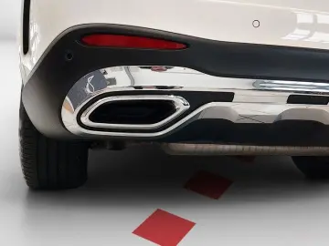 MERCEDES-BENZ GLC 300 e 4M AMG MBUX TEMPOMAT SHZ NAVI