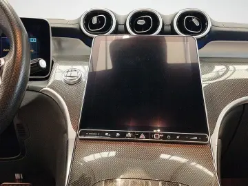 MERCEDES-BENZ GLC 300 e 4M AMG MBUX TEMPOMAT SHZ NAVI