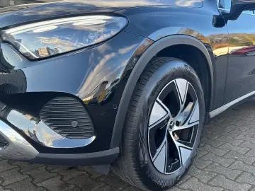 MERCEDES-BENZ GLC 300 e 4M Airmatic Distronic Pano