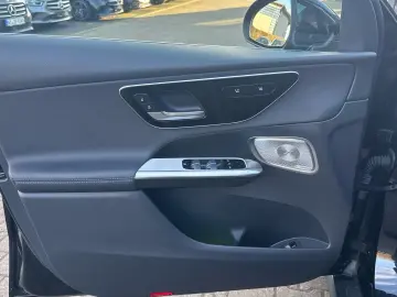 MERCEDES-BENZ GLC 300 e 4M Airmatic Distronic Pano