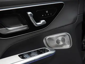 MERCEDES-BENZ GLC 400e 4M AMG BURM NIGHT MEMO 360 DISTR