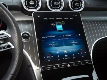 MERCEDES-BENZ GLC 400e 4M AMG BURM NIGHT MEMO 360 DISTR