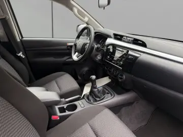 TOYOTA Hilux 2.4 D-4D Double Cab Duty 4x4 KLIMA AHK