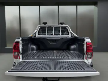 TOYOTA Hilux 2.4 D-4D Double Cab Duty 4x4 KLIMA AHK