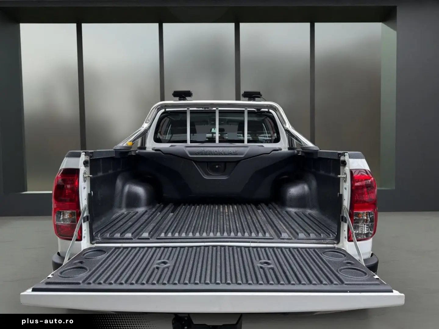 TOYOTA Hilux 2.4 D-4D Double Cab Duty 4x4 KLIMA AHK