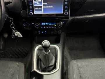 TOYOTA Hilux 2.8 D-4D 4x4  RFK SHZ AHK