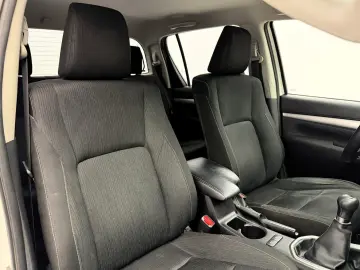 TOYOTA Hilux 2.8 D-4D 4x4  RFK SHZ AHK