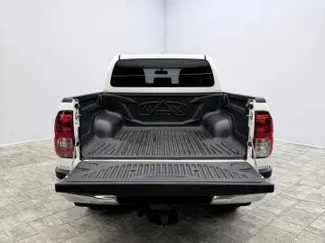 TOYOTA Hilux 2.8 D-4D 4x4  RFK SHZ AHK