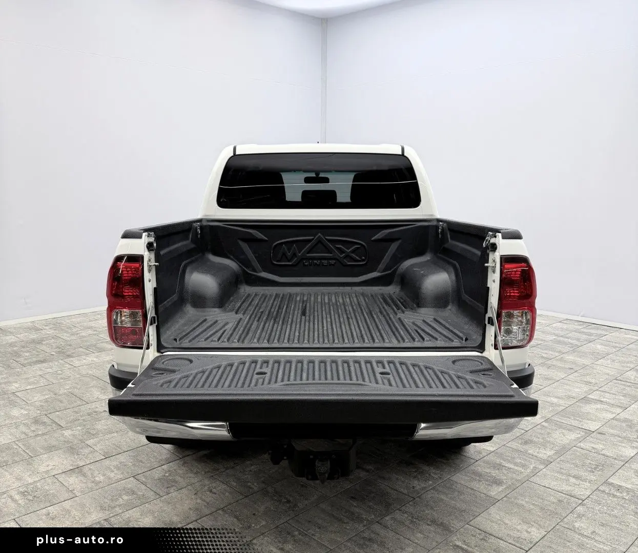 TOYOTA Hilux 2.8 D-4D 4x4  RFK SHZ AHK