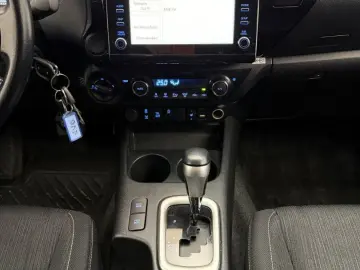 TOYOTA Hilux 2.8 D4-D  Rollo AHK SHZ RFK