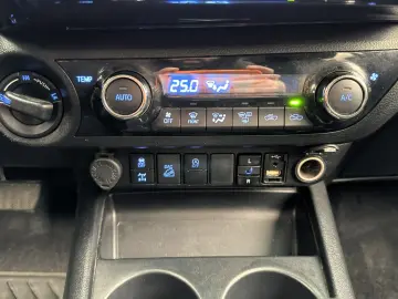 TOYOTA Hilux 2.8 D4-D  Rollo AHK SHZ RFK