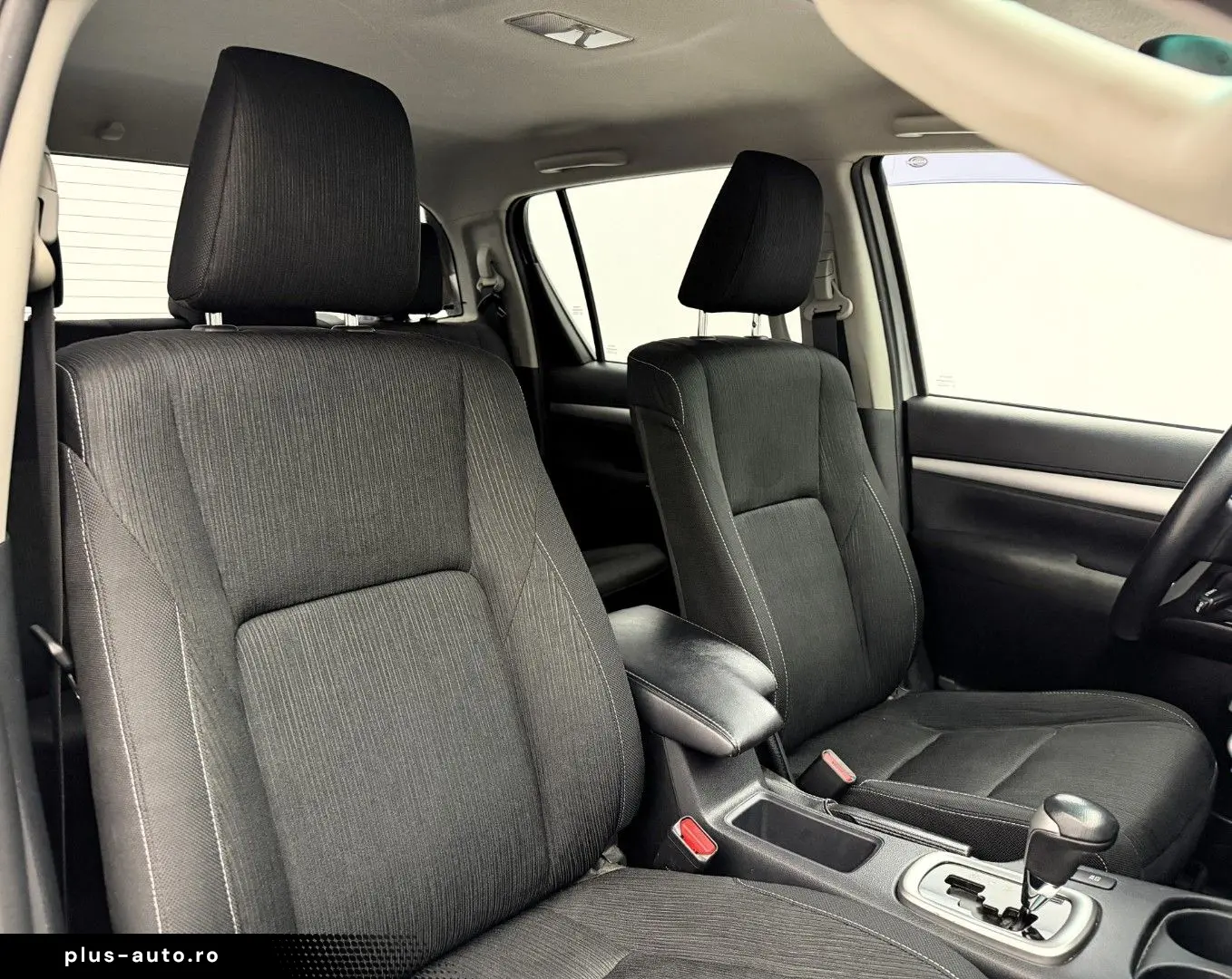 TOYOTA Hilux 2.8 D4-D  Rollo AHK SHZ RFK