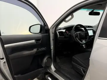 TOYOTA Hilux 2.8 D4-D  Rollo AHK SHZ RFK