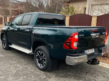 TOYOTA Hilux 2.8 D-4D 4X4 DOUBLE EXECUTIVE