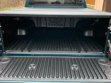 TOYOTA Hilux 2.8 D-4D 4X4 DOUBLE EXECUTIVE