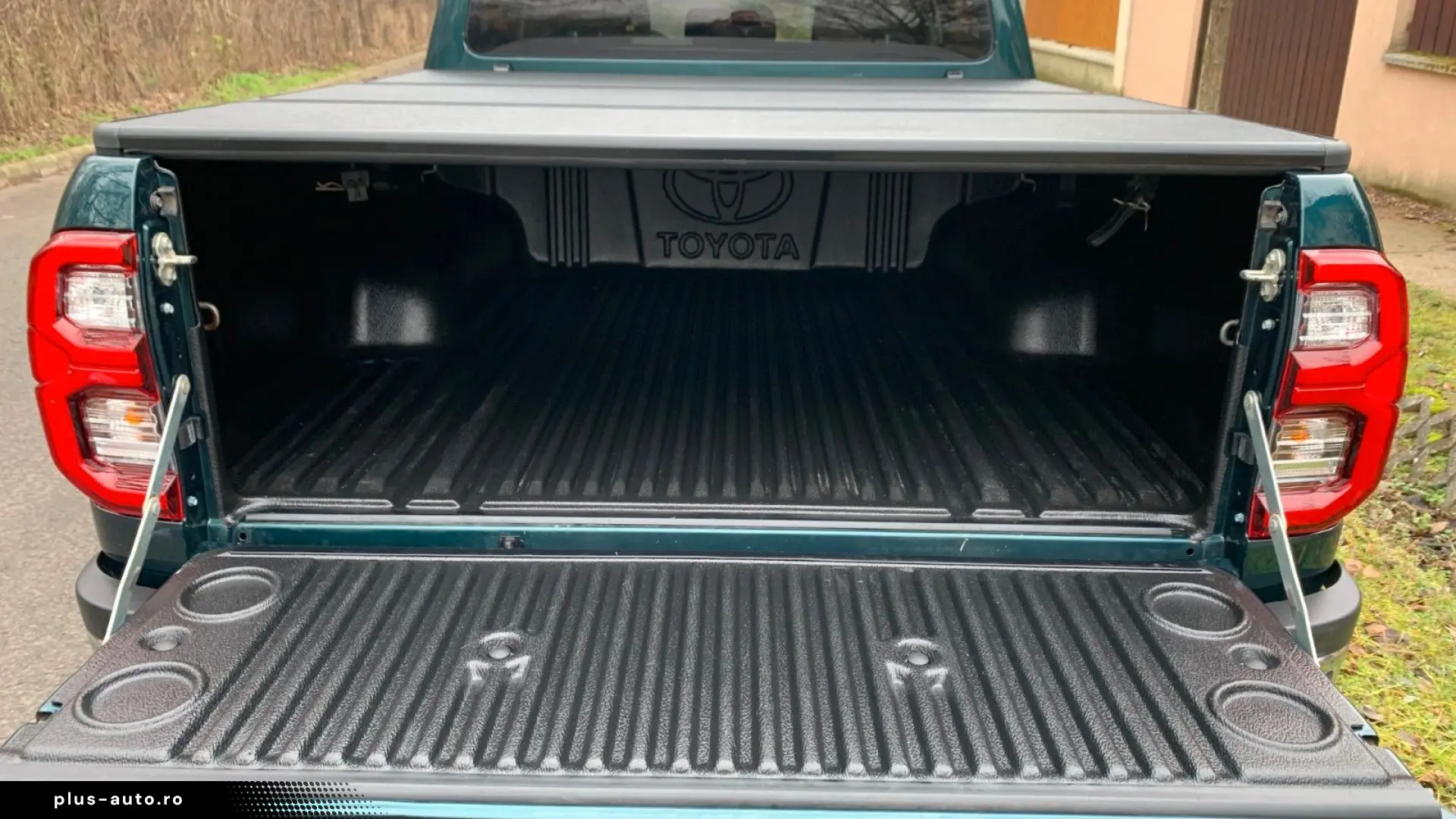 TOYOTA Hilux 2.8 D-4D 4X4 DOUBLE EXECUTIVE