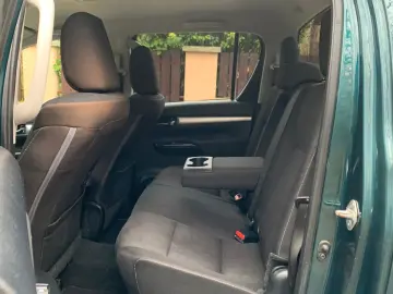 TOYOTA Hilux 2.8 D-4D 4X4 DOUBLE EXECUTIVE