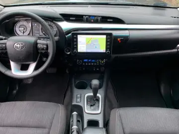 TOYOTA Hilux 2.8 D-4D 4X4 DOUBLE EXECUTIVE