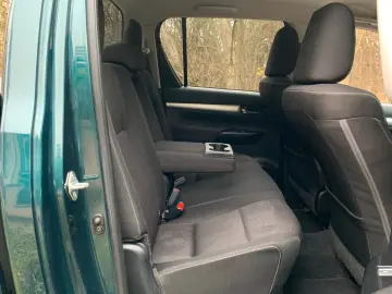 TOYOTA Hilux 2.8 D-4D 4X4 DOUBLE EXECUTIVE