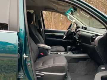 TOYOTA Hilux 2.8 D-4D 4X4 DOUBLE EXECUTIVE