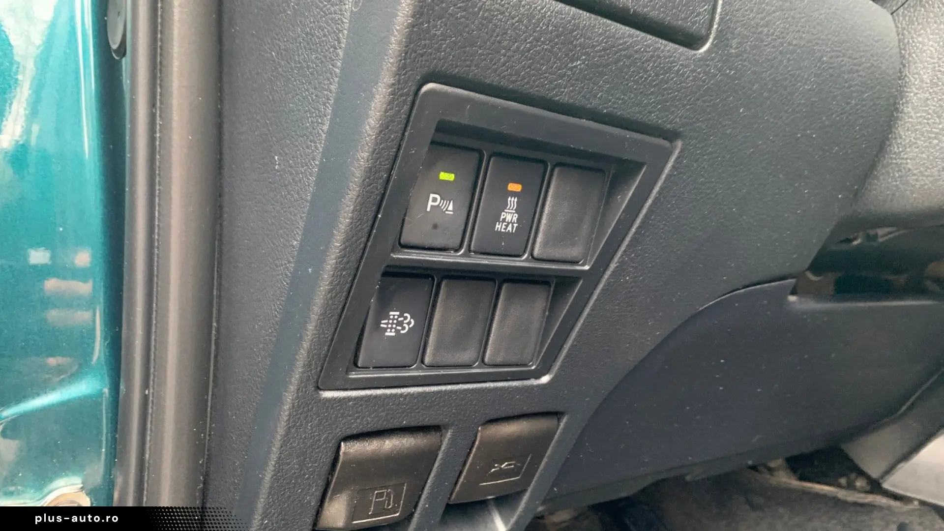 TOYOTA Hilux 2.8 D-4D 4X4 DOUBLE EXECUTIVE