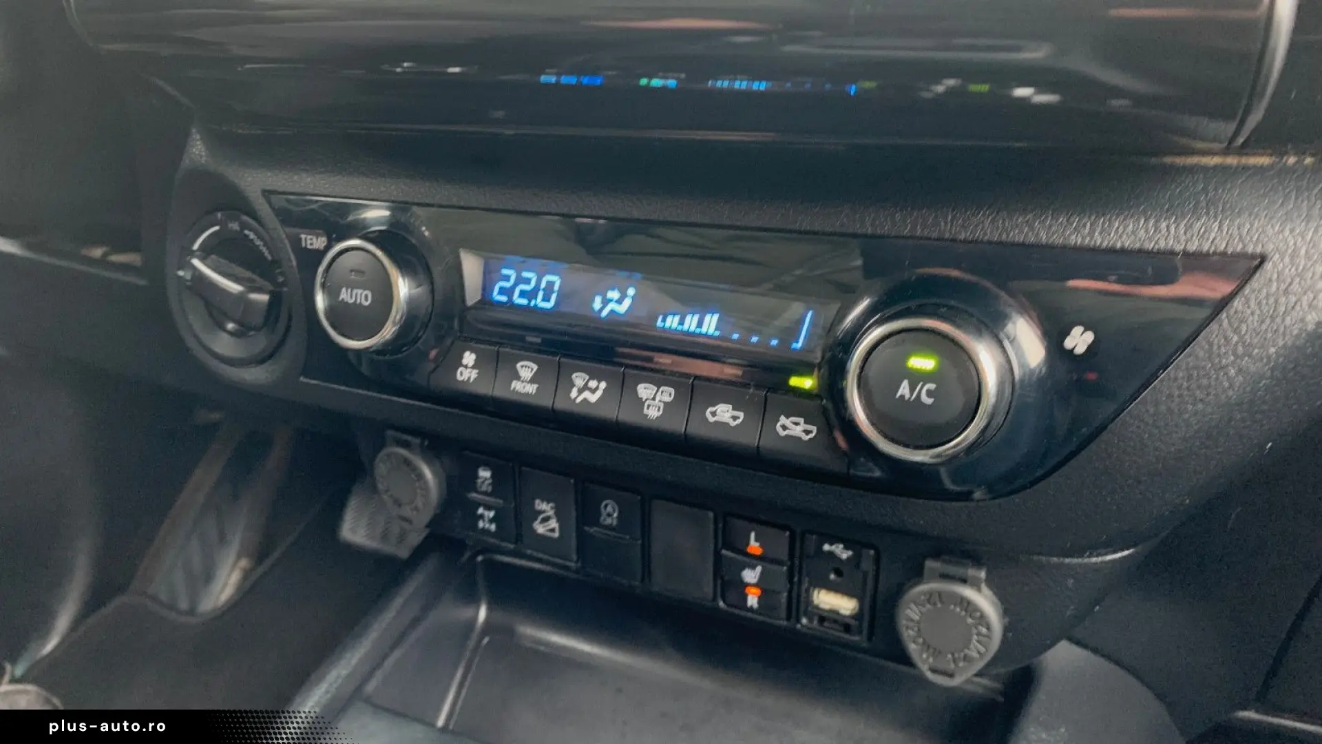 TOYOTA Hilux 2.8 D-4D 4X4 DOUBLE EXECUTIVE