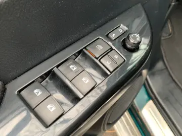 TOYOTA Hilux 2.8 D-4D 4X4 DOUBLE EXECUTIVE