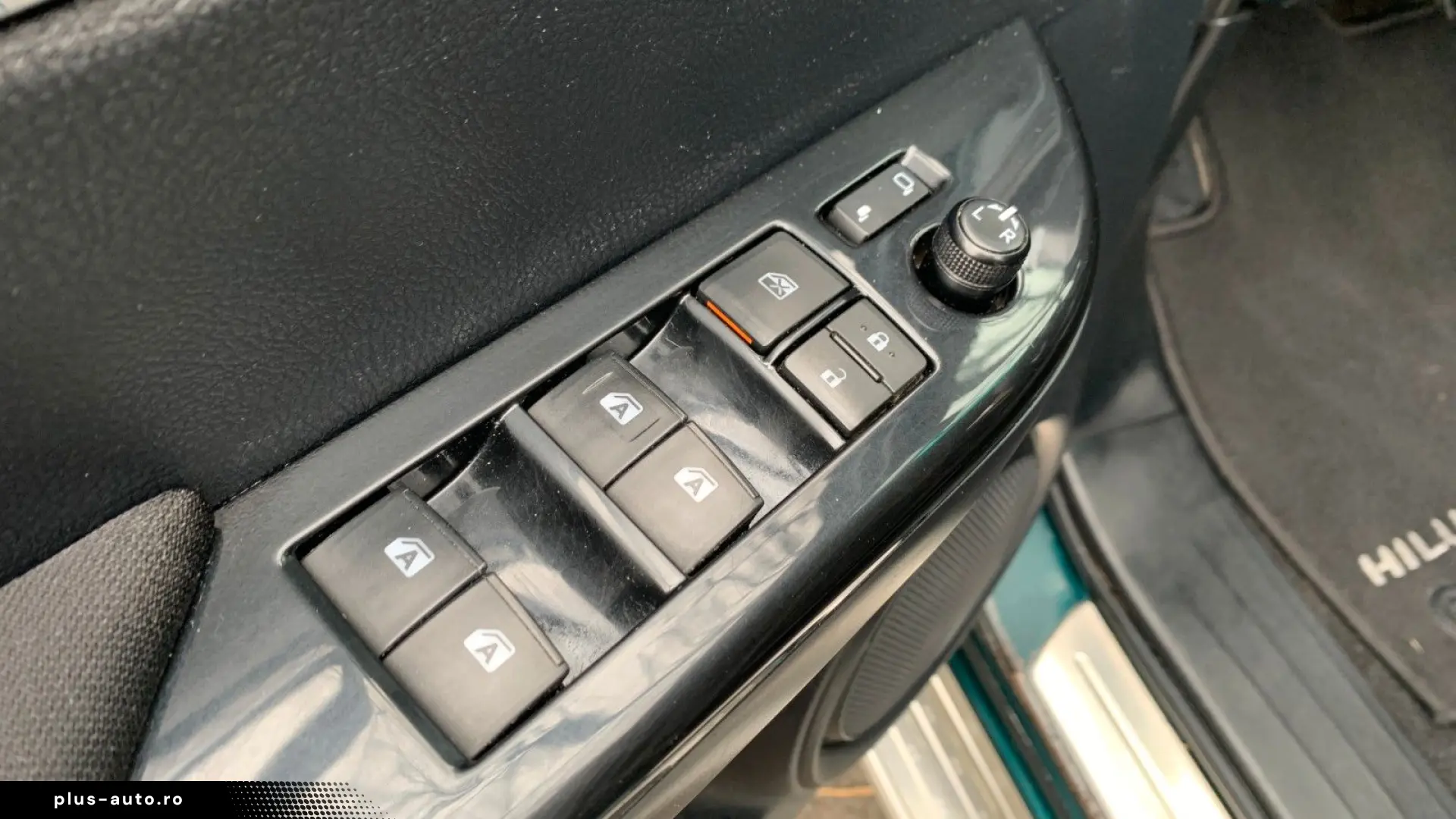 TOYOTA Hilux 2.8 D-4D 4X4 DOUBLE EXECUTIVE