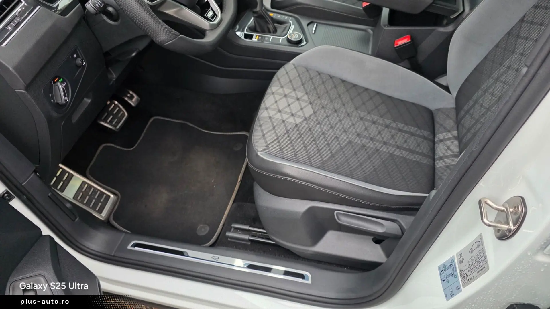 VW Tiguan R-Line 4Motion