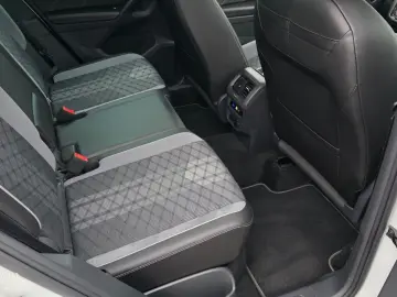 VW Tiguan R-Line 4Motion