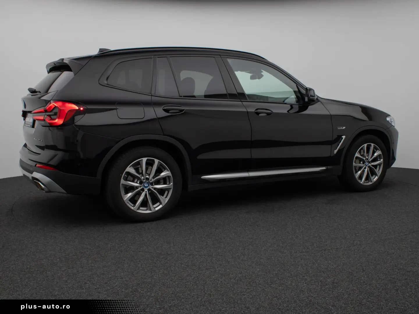 BMW X3 xD30e Laser Kamera HUD DAB AHK Komfort 19Zoll