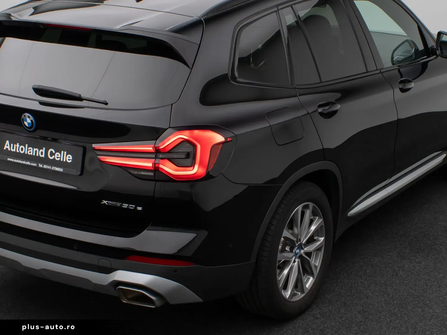 BMW X3 xD30e Laser Kamera HUD DAB AHK Komfort 19Zoll