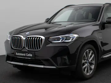 BMW X3 xD30e Laser Kamera HUD DAB AHK Komfort 19Zoll