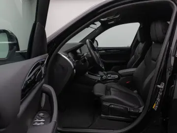 BMW X3 xD30e Laser Kamera HUD DAB AHK Komfort 19Zoll