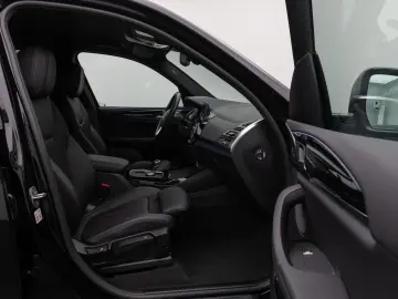BMW X3 xD30e Laser Kamera HUD DAB AHK Komfort 19Zoll