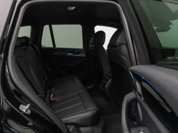 BMW X3 xD30e Laser Kamera HUD DAB AHK Komfort 19Zoll