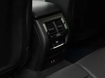 BMW X3 xD30e Laser Kamera HUD DAB AHK Komfort 19Zoll