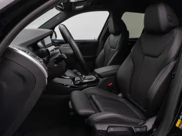 BMW X3 xD30e Laser Kamera HUD DAB AHK Komfort 19Zoll