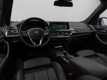 BMW X3 xD30e Laser Kamera HUD DAB AHK Komfort 19Zoll